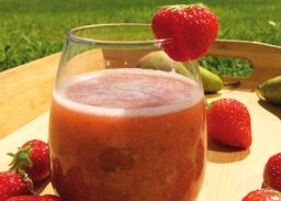 Aardbei- en peersmoothie