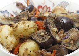 Aardappel-, aubergine- en champignoncurry