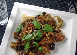 Tempeh met caponata