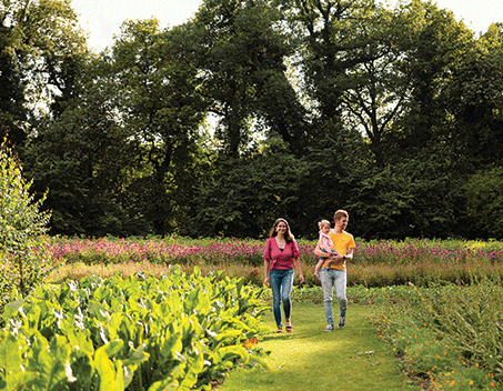 Wandelaars in A.Vogel tuinen