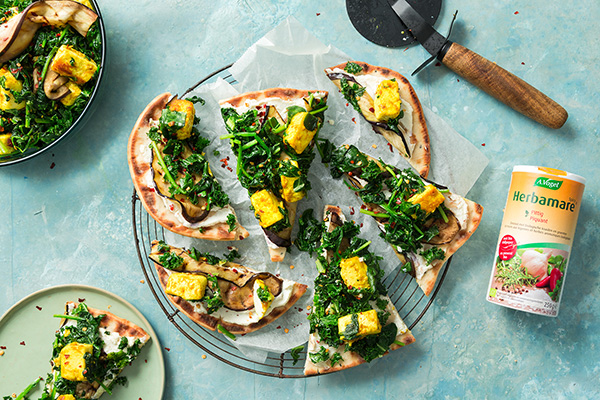 Indiase Herbamare in the mix paneer naanbrood pizza