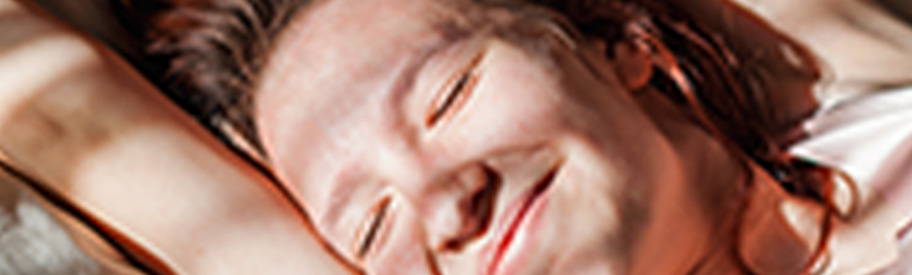vrouw slaapt